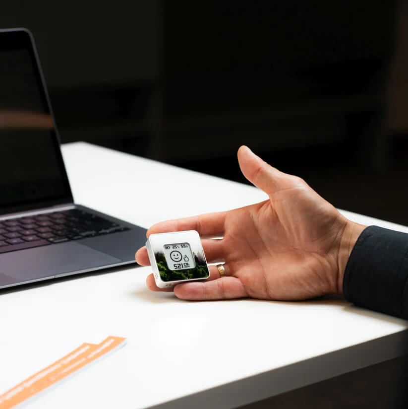 AIRVALENT iekštelpu gaisa kvalitātes sensors viegli pārnēsajāms